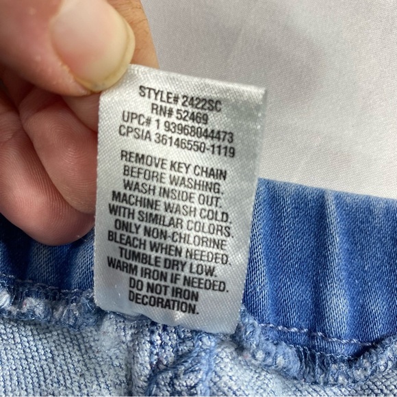 Member’s Mark Girls Sequins Knit Denim Pull-On Shorts - Picture 3 of 5